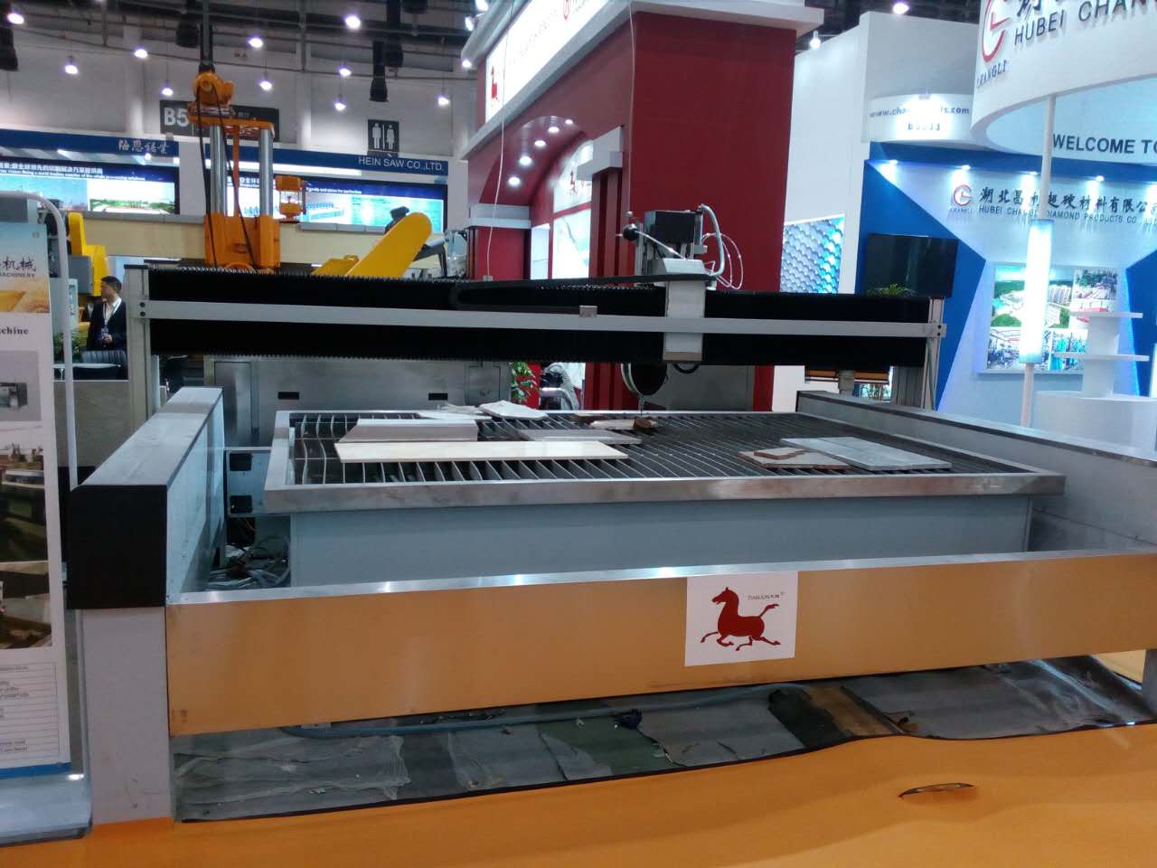 water jet cutting machine.jpg